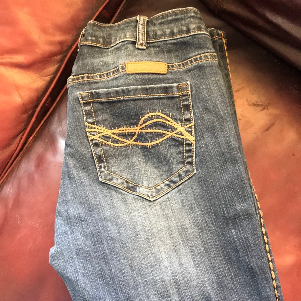 Cowgirl tuff jeans. 31/35 great condition!